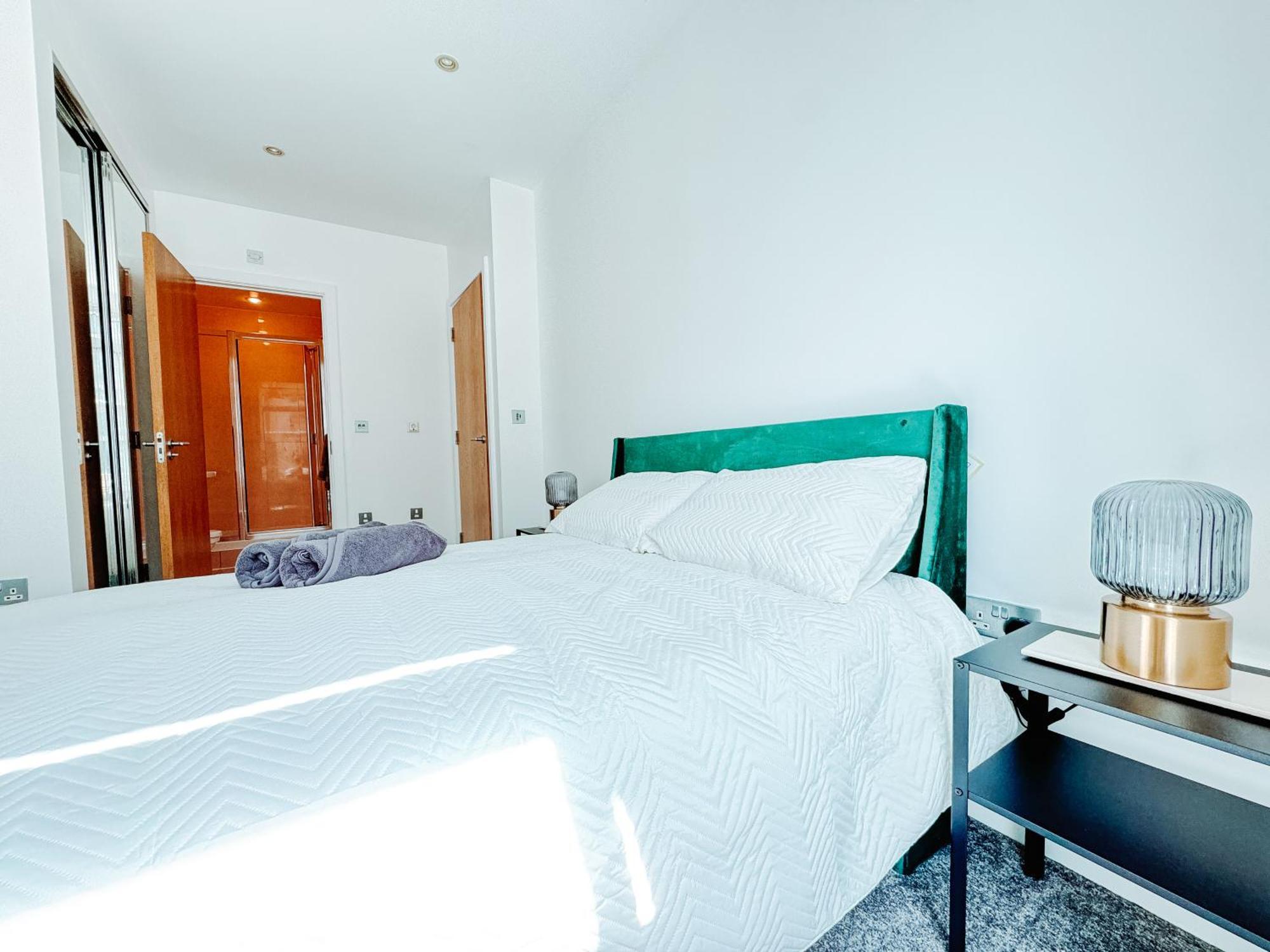 Two Bedroom Luxury Waterfront In London